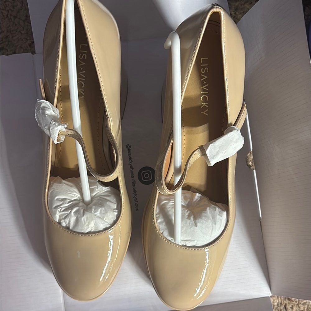 NWT Elegant Tan Leather Heels with Strap